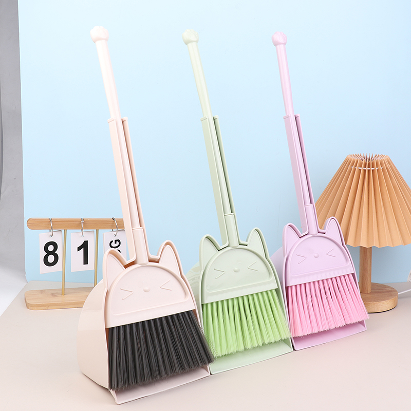 만화 스타일 유아용 빗자루 쓰레받기, 유연한 강모 어린 - Kids Outdoor Broom 리뷰 및 가격